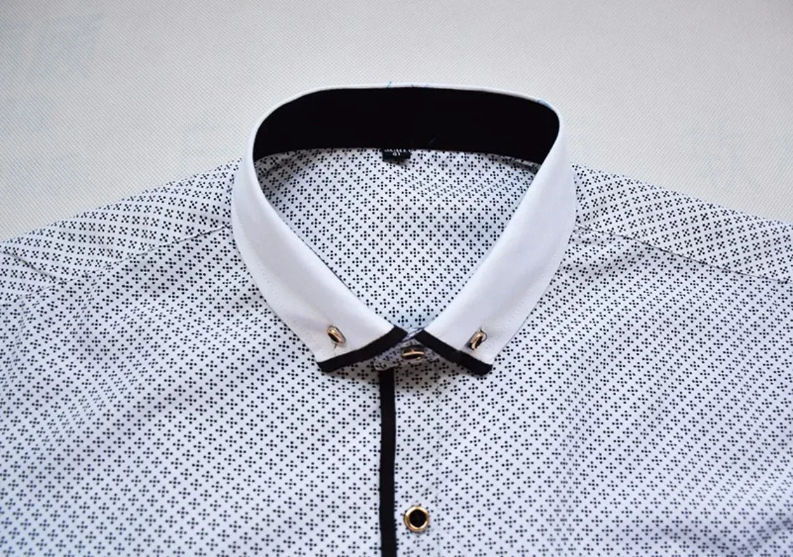 Lucas Una Camisa Que Tiene Un Aspecto Elegante Sin Ser Demasiado Llamativa